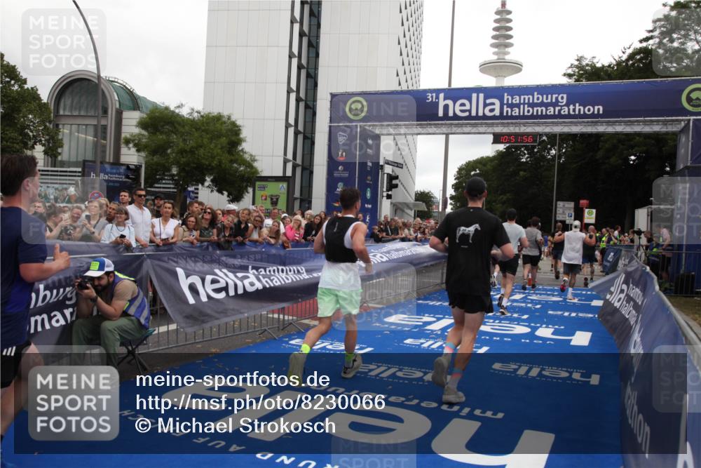 29.06.2025 - hella hamburg halbmarathon Michael Strokosch http://msf.ph/oto/8230066 29.06.2025 10:51:54 Ziel 2396, 2818, 2823, 2880, 4297, 7224, 8710, 8819, 8856, 9793, 9959, 12224, 13799, 15427, 15727, 16907, 17682, 17815, 17962, 19053, 19137 meine-sportfotos.de