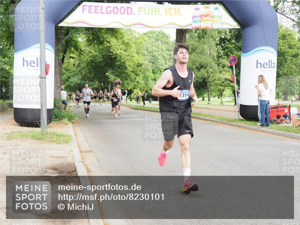 29.06.2025 - hella hamburg halbmarathon MichiJ http://msf.ph/oto/8230101 29.06.2025 10:26:23 Zwischen KM18-KM19 1290, 4865, 5923, 9296, 9313, 9944, 11106, 13141, 13372, 14691, 15410 meine-sportfotos.de