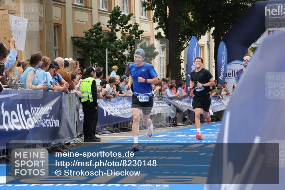 29.06.2025 - hella hamburg halbmarathon Strokosch-Dieckow http://msf.ph/oto/8230148 29.06.2025 10:32:50 Ziel 4463, 4749, 6358, 8062, 10453, 12290, 13686, 14028, 15054, 16425, 18687, 19059 meine-sportfotos.de