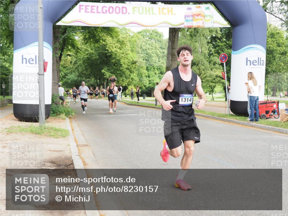 29.06.2025 - hella hamburg halbmarathon MichiJ http://msf.ph/oto/8230157 29.06.2025 10:26:23 Zwischen KM18-KM19 1290, 4865, 5923, 9296, 9313, 9944, 11106, 13141, 13372, 14691, 15410 meine-sportfotos.de