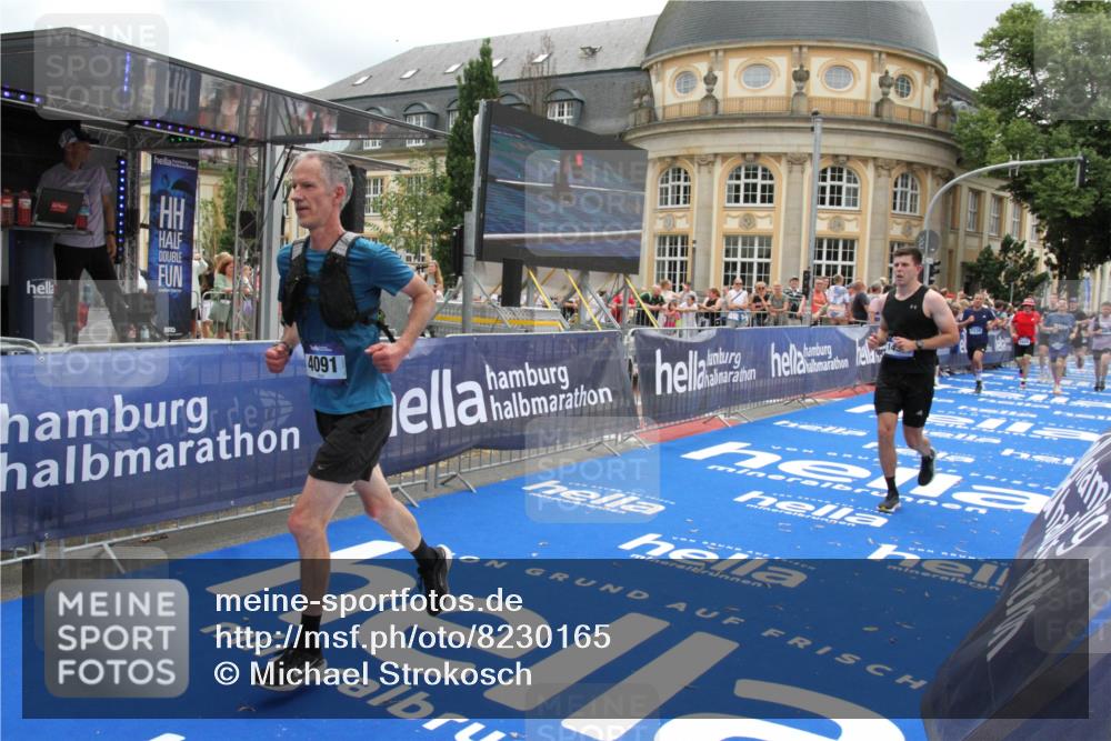29.06.2025 - hella hamburg halbmarathon Michael Strokosch http://msf.ph/oto/8230165 29.06.2025 10:46:59 Ziel 1139, 1689, 4091, 10122, 13728, 14385, 14449, 14594, 16081, 17172, 17892, 17979, 19105 meine-sportfotos.de