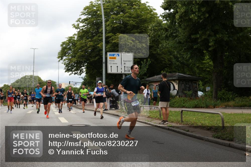 29.06.2025 - hella hamburg halbmarathon Yannick Fuchs http://msf.ph/oto/8230227 29.06.2025 10:46:44 20KM 1098, 1257, 1482, 1657, 1683, 2111, 2444, 2814, 3258, 3399, 3715, 3952, 4121, 4558, 4587, 4726, 5169, 5194, 5378, 5607, 6164, 6561, 6897, 7178, 7232, 7383, 7475, 7896, 8172, 8316, 8587, 8720, 8955, 10529, 10811, 12135, 12482, 12519, 13211, 13301, 14198, 14286, 14791, 14805, 15144, 15446, 15690, 16320, 16929, 17130, 17198, 17710, 17773, 18331 meine-sportfotos.de