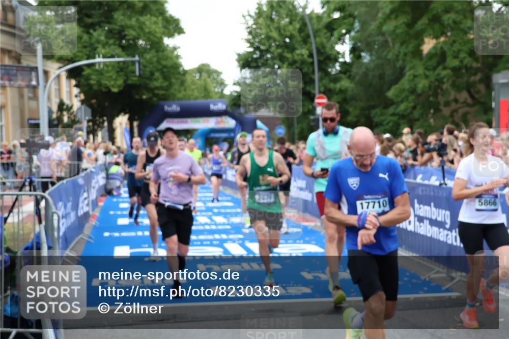 29.06.2025 - hella hamburg halbmarathon Zöllner http://msf.ph/oto/8230335 29.06.2025 10:53:38 Ziel 1030, 1061, 1098, 1499, 1502, 1783, 2070, 2630, 3399, 3819, 5866, 6628, 6762, 10549, 12632, 13865, 15061, 15113, 15497, 15856, 17710, 18450, 18612, 18666, 18715 meine-sportfotos.de