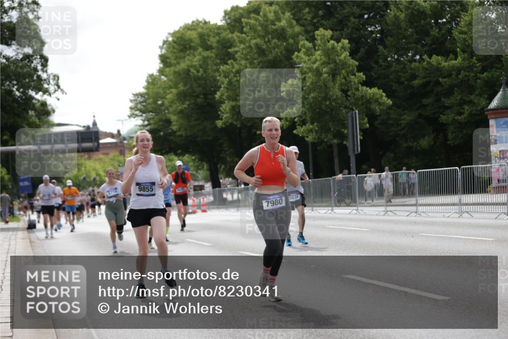 29.06.2025 - hella hamburg halbmarathon Jannik Wohlers http://msf.ph/oto/8230341 29.06.2025 10:28:04 Lombardsbrücke 3445, 5718, 5903, 5939, 6418, 7667, 7980, 8327, 8560, 9716, 9855, 10434, 13045, 13296, 13400, 16125, 18293, 18604, 19180 meine-sportfotos.de