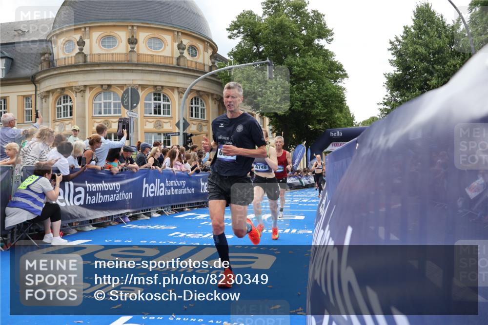 29.06.2025 - hella hamburg halbmarathon Strokosch-Dieckow http://msf.ph/oto/8230349 29.06.2025 10:32:55 Ziel 4463, 4749, 6358, 10453, 11169, 12290, 13686, 16425, 18679, 18687, 19059 meine-sportfotos.de