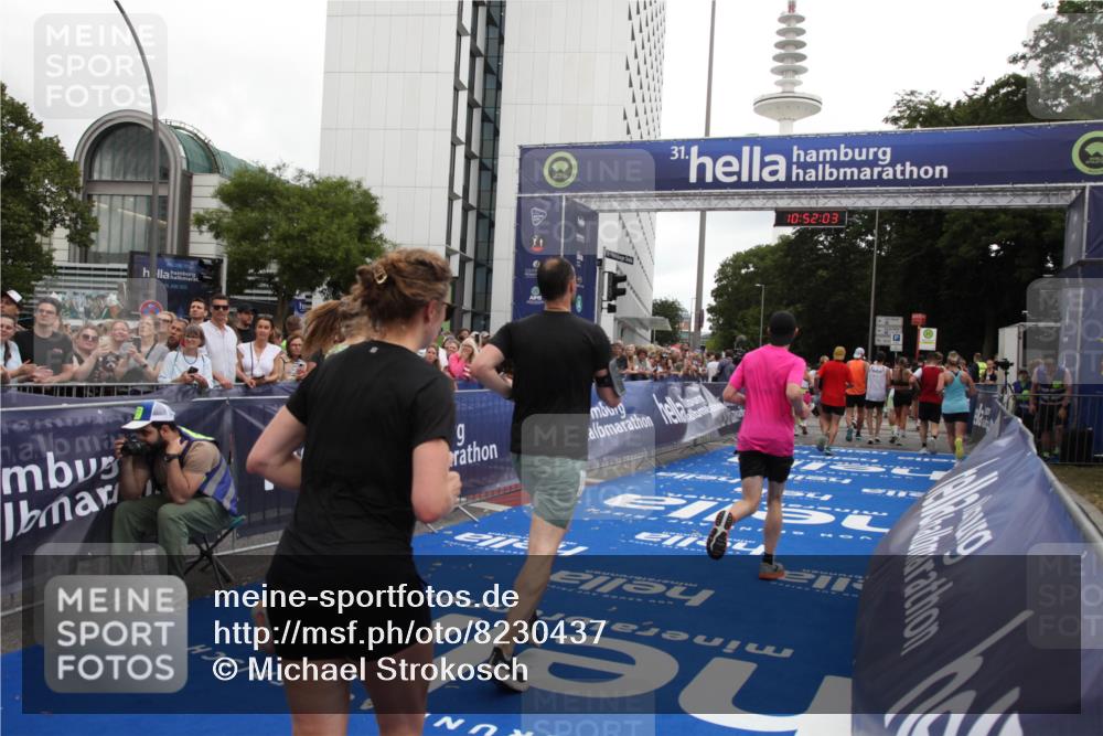 29.06.2025 - hella hamburg halbmarathon Michael Strokosch http://msf.ph/oto/8230437 29.06.2025 10:52:02 Ziel 2818, 2823, 2880, 4033, 4297, 5102, 5336, 6390, 7130, 7409, 7724, 8413, 8856, 8977, 10057, 13799, 15356, 15690, 17962, 17978, 18869 meine-sportfotos.de