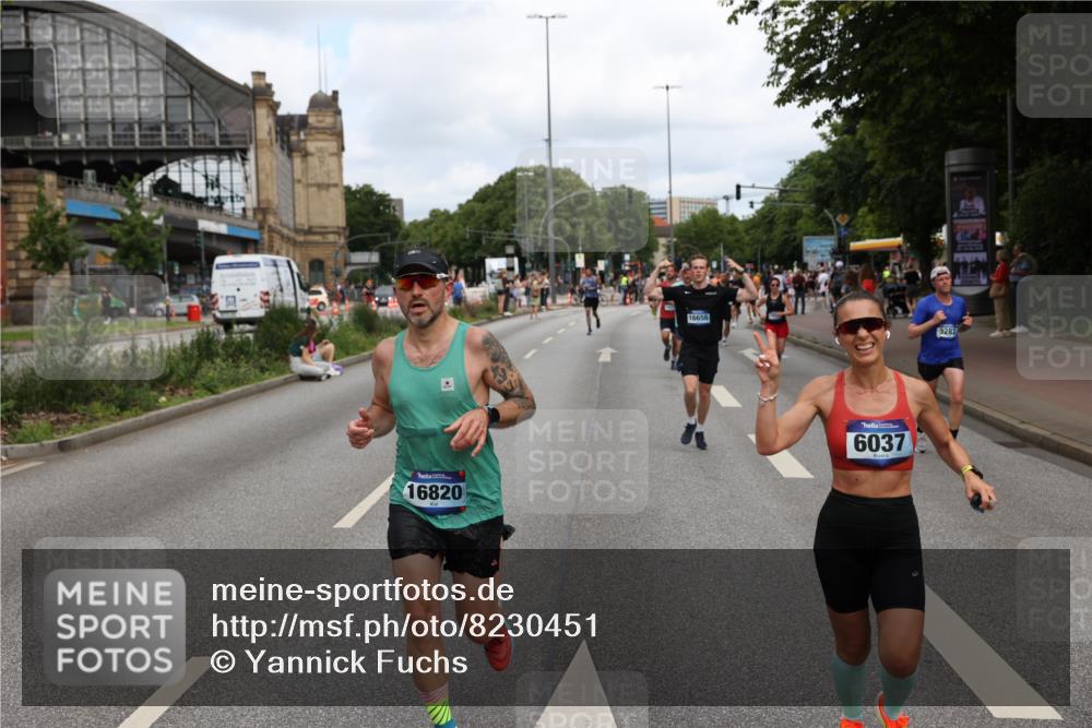 29.06.2025 - hella hamburg halbmarathon Yannick Fuchs http://msf.ph/oto/8230451 29.06.2025 10:33:54 20KM 1343, 1445, 1803, 2525, 2546, 2563, 3282, 3783, 4759, 6037, 6686, 6687, 7981, 8925, 9265, 11305, 11619, 12335, 12772, 13479, 13514, 13729, 14204, 14311, 14359, 15013, 15094, 15336, 15556, 15744, 15866, 15873, 16656, 16820, 17005, 17215, 17360, 18149, 18285, 18547, 18734 meine-sportfotos.de