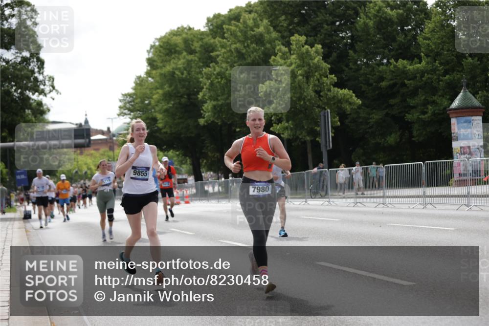 29.06.2025 - hella hamburg halbmarathon Jannik Wohlers http://msf.ph/oto/8230458 29.06.2025 10:28:04 Lombardsbrücke 3445, 5718, 5903, 5939, 6418, 7667, 7980, 8327, 8560, 9716, 9855, 10434, 13045, 13296, 13400, 16125, 18293, 18604, 19180 meine-sportfotos.de