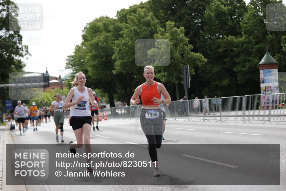 29.06.2025 - hella hamburg halbmarathon Jannik Wohlers http://msf.ph/oto/8230511 29.06.2025 10:28:04 Lombardsbrücke 3445, 5718, 5903, 5939, 6418, 7667, 7980, 8327, 8560, 9716, 9855, 10434, 13045, 13296, 13400, 16125, 18293, 18604, 19180 meine-sportfotos.de