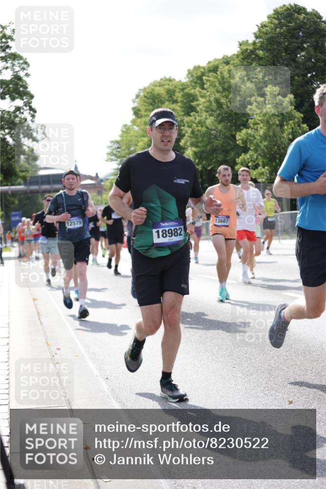 29.06.2025 - hella hamburg halbmarathon Jannik Wohlers http://msf.ph/oto/8230522 29.06.2025 09:52:14 Lombardsbrücke 1169, 1220, 1415, 1512, 1613, 2189, 3109, 3124, 4497, 5007, 5011, 5477, 6550, 7067, 7191, 7432, 7451, 7843, 7865, 7961, 8852, 10000, 10099, 10796, 10969, 11779, 12046, 12365, 12372, 12579, 12588, 12723, 13403, 13614, 13687, 13714, 14257, 14703, 14813, 15247, 15280, 15301, 15356, 15362, 15808, 15813, 15894, 16338, 17000, 17281, 17391, 17846, 18632, 18637, 18680, 18775, 18982 meine-sportfotos.de