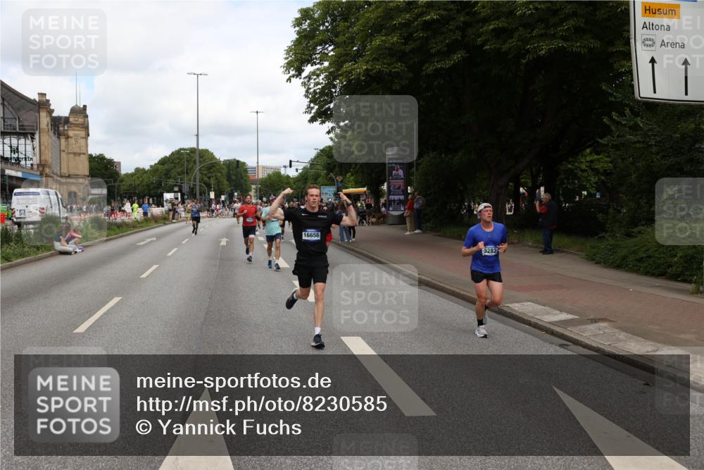 29.06.2025 - hella hamburg halbmarathon Yannick Fuchs http://msf.ph/oto/8230585 29.06.2025 10:33:55 20KM 1343, 1445, 1803, 2525, 2546, 2563, 3282, 3783, 4565, 4759, 6037, 6686, 6687, 7981, 8925, 9265, 11305, 11619, 12335, 12772, 13479, 13514, 13729, 14204, 14272, 14311, 14359, 15013, 15094, 15336, 15556, 15744, 15866, 15873, 16656, 16820, 17005, 17215, 17360, 17668, 18149, 18285, 18547, 18734 meine-sportfotos.de