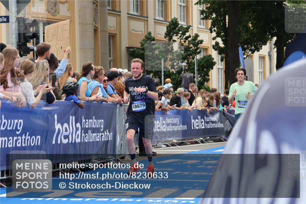 29.06.2025 - hella hamburg halbmarathon Strokosch-Dieckow http://msf.ph/oto/8230633 29.06.2025 10:33:00 Ziel 4463, 11169, 12290, 14276, 17802, 18679, 19059 meine-sportfotos.de