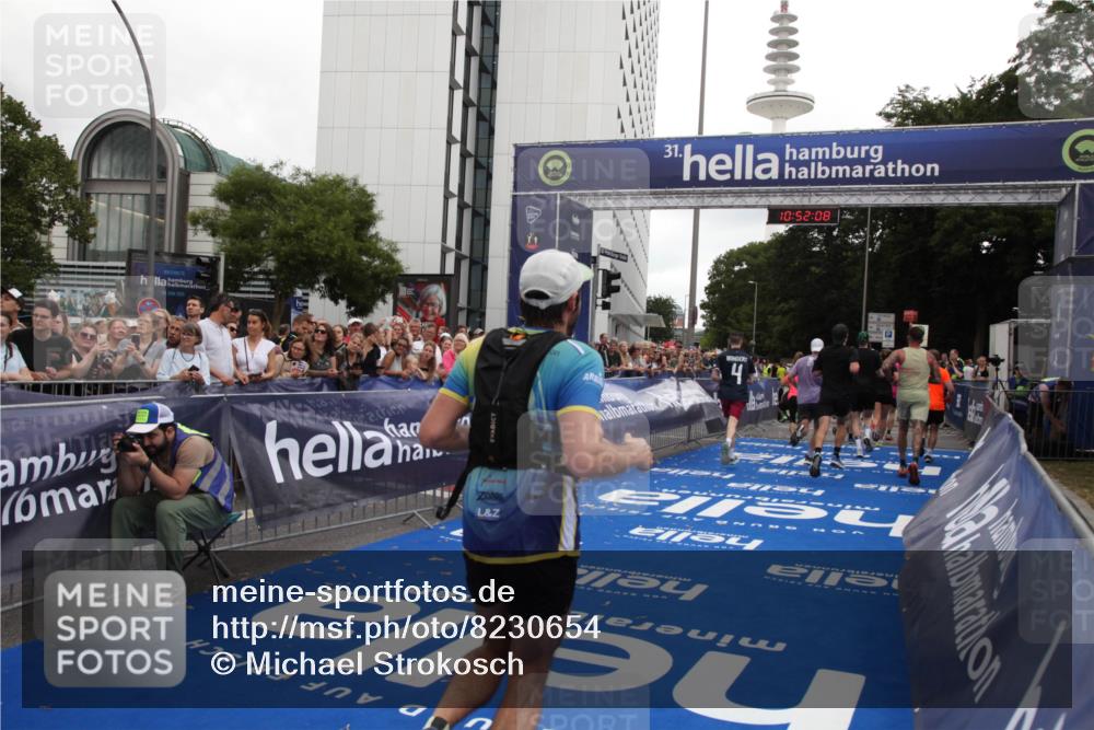 29.06.2025 - hella hamburg halbmarathon Michael Strokosch http://msf.ph/oto/8230654 29.06.2025 10:52:07 Ziel 2595, 4033, 5336, 5378, 6390, 7130, 7409, 7724, 7732, 8413, 8977, 10057, 12580, 15356, 15506, 15829, 16179, 16666, 17978, 18869 meine-sportfotos.de