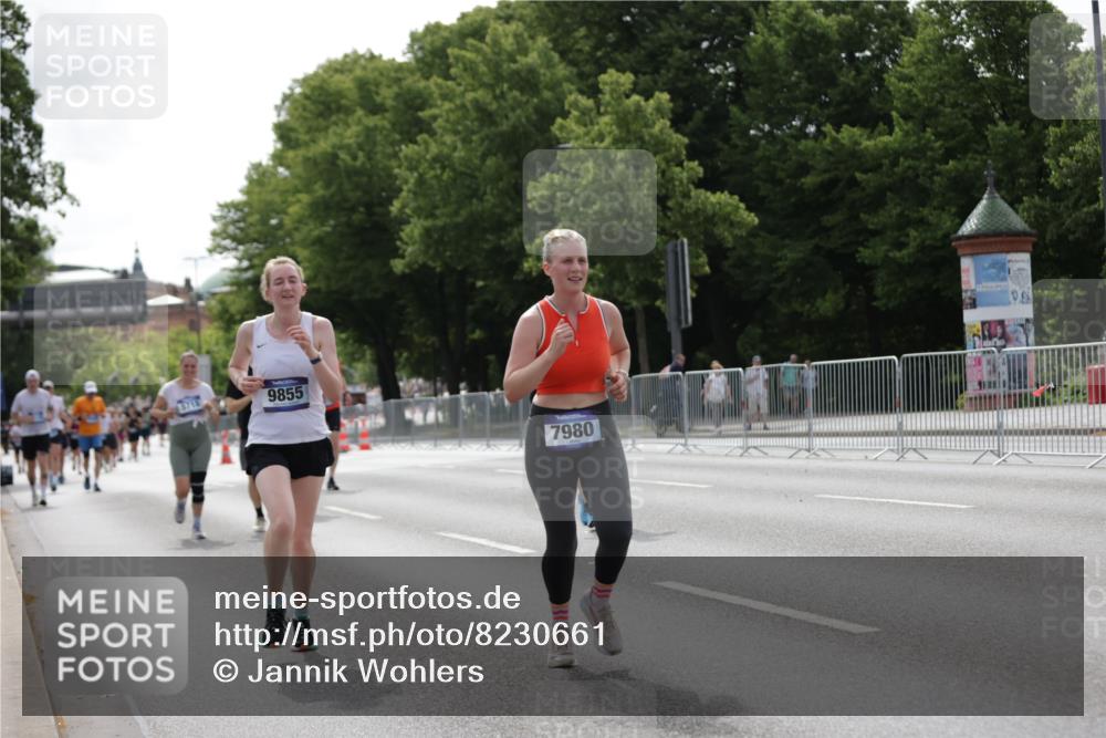 29.06.2025 - hella hamburg halbmarathon Jannik Wohlers http://msf.ph/oto/8230661 29.06.2025 10:28:04 Lombardsbrücke 3445, 5718, 5903, 5939, 6418, 7667, 7980, 8327, 8560, 9716, 9855, 10434, 13045, 13296, 13400, 16125, 18293, 18604, 19180 meine-sportfotos.de