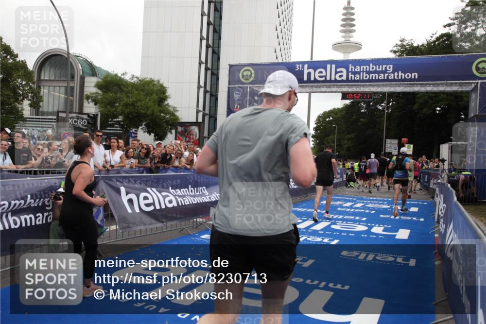 29.06.2025 - hella hamburg halbmarathon Michael Strokosch http://msf.ph/oto/8230713 29.06.2025 10:52:09 Ziel 1482, 2595, 5093, 5336, 5378, 7130, 7732, 8413, 8977, 12580, 15356, 15506, 15829, 16179, 16666, 17033, 17978, 18801 meine-sportfotos.de
