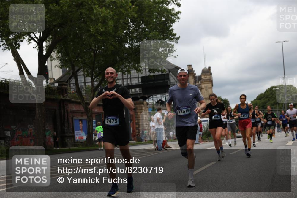 29.06.2025 - hella hamburg halbmarathon Yannick Fuchs http://msf.ph/oto/8230719 29.06.2025 10:46:46 20KM 1098, 1257, 1482, 1657, 1683, 2111, 2208, 2444, 2814, 3258, 3399, 3715, 3952, 3999, 4121, 4587, 4726, 5169, 5194, 5607, 6897, 7178, 7232, 7383, 7475, 8172, 8316, 8587, 8955, 10529, 10811, 11217, 12135, 12482, 12519, 13211, 13301, 14198, 14286, 14791, 14805, 15446, 15980, 16320, 16929, 17130, 17198, 17710, 17773, 18249, 18331, 19208 meine-sportfotos.de