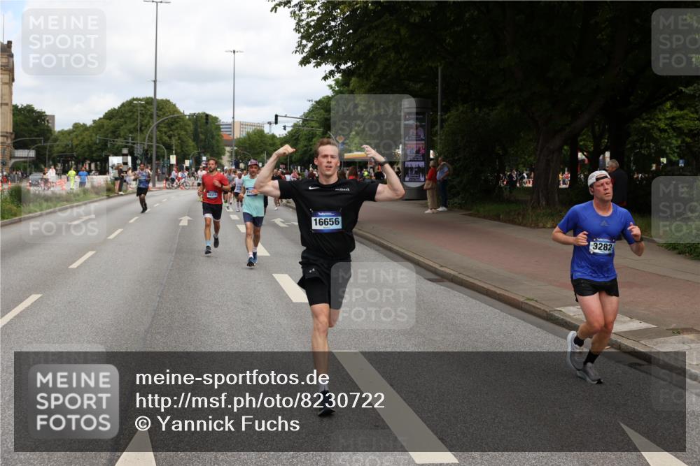 29.06.2025 - hella hamburg halbmarathon Yannick Fuchs http://msf.ph/oto/8230722 29.06.2025 10:33:56 20KM 1343, 1445, 1803, 2525, 2546, 2563, 3282, 3783, 4565, 4759, 6037, 6686, 6687, 7981, 8319, 8925, 9265, 11305, 11619, 12335, 12772, 13479, 13514, 13729, 14204, 14272, 14311, 14359, 15013, 15094, 15336, 15556, 15744, 15866, 16656, 16820, 17005, 17215, 17360, 17668, 18149, 18285, 18547, 18734, 18803 meine-sportfotos.de