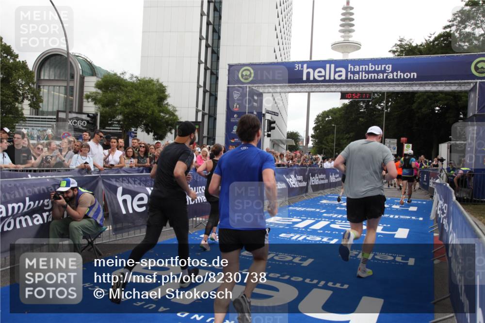 29.06.2025 - hella hamburg halbmarathon Michael Strokosch http://msf.ph/oto/8230738 29.06.2025 10:52:10 Ziel 1482, 2397, 2595, 5093, 5336, 5378, 7732, 12580, 13726, 14248, 15356, 15506, 15829, 16179, 16666, 17033, 18801 meine-sportfotos.de