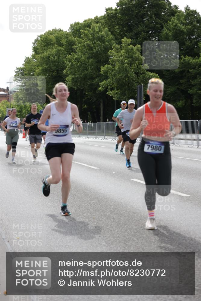 29.06.2025 - hella hamburg halbmarathon Jannik Wohlers http://msf.ph/oto/8230772 29.06.2025 10:28:05 Lombardsbrücke 3445, 5718, 5903, 5939, 6418, 7667, 7980, 8327, 8560, 9642, 9716, 9855, 10434, 13045, 13296, 13400, 16125, 18293, 18604, 19180 meine-sportfotos.de