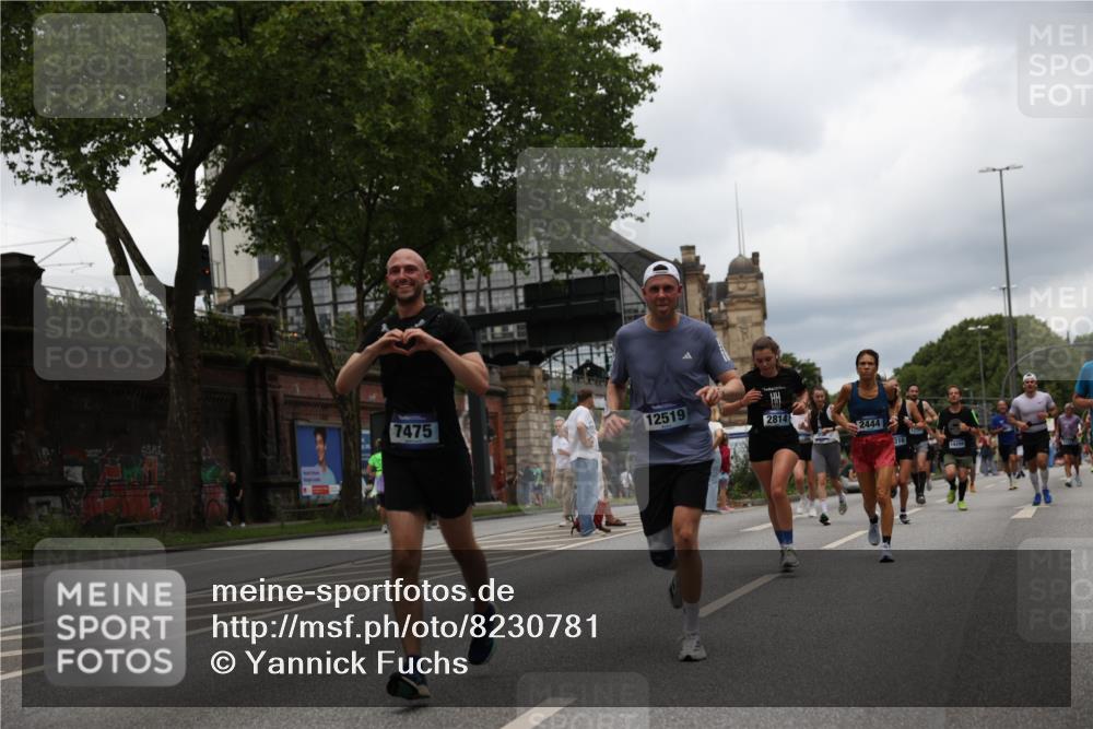 29.06.2025 - hella hamburg halbmarathon Yannick Fuchs http://msf.ph/oto/8230781 29.06.2025 10:46:46 20KM 1098, 1257, 1482, 1657, 1683, 2111, 2208, 2444, 2814, 3258, 3399, 3715, 3952, 3999, 4121, 4587, 4726, 5169, 5194, 5607, 6897, 7178, 7232, 7383, 7475, 8172, 8316, 8587, 8955, 10529, 10811, 11217, 12135, 12482, 12519, 13211, 13301, 14198, 14286, 14791, 14805, 15446, 15980, 16320, 16929, 17130, 17198, 17710, 17773, 18249, 18331, 19208 meine-sportfotos.de