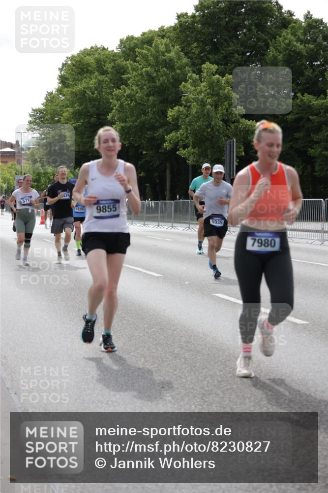 29.06.2025 - hella hamburg halbmarathon Jannik Wohlers http://msf.ph/oto/8230827 29.06.2025 10:28:05 Lombardsbrücke 3445, 5718, 5903, 5939, 6418, 7667, 7980, 8327, 8560, 9642, 9716, 9855, 10434, 13045, 13296, 13400, 16125, 18293, 18604, 19180 meine-sportfotos.de