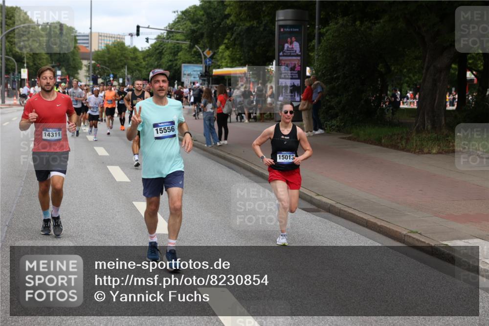 29.06.2025 - hella hamburg halbmarathon Yannick Fuchs http://msf.ph/oto/8230854 29.06.2025 10:33:57 20KM 1343, 1445, 1803, 2525, 2546, 2563, 3282, 3783, 4565, 4759, 6037, 6686, 6687, 7981, 8319, 8925, 9265, 11305, 11619, 12335, 12772, 13479, 13514, 13729, 14204, 14272, 14311, 14359, 15013, 15094, 15336, 15556, 15744, 15866, 16656, 16820, 17005, 17215, 17360, 17668, 18149, 18285, 18547, 18734, 18803 meine-sportfotos.de