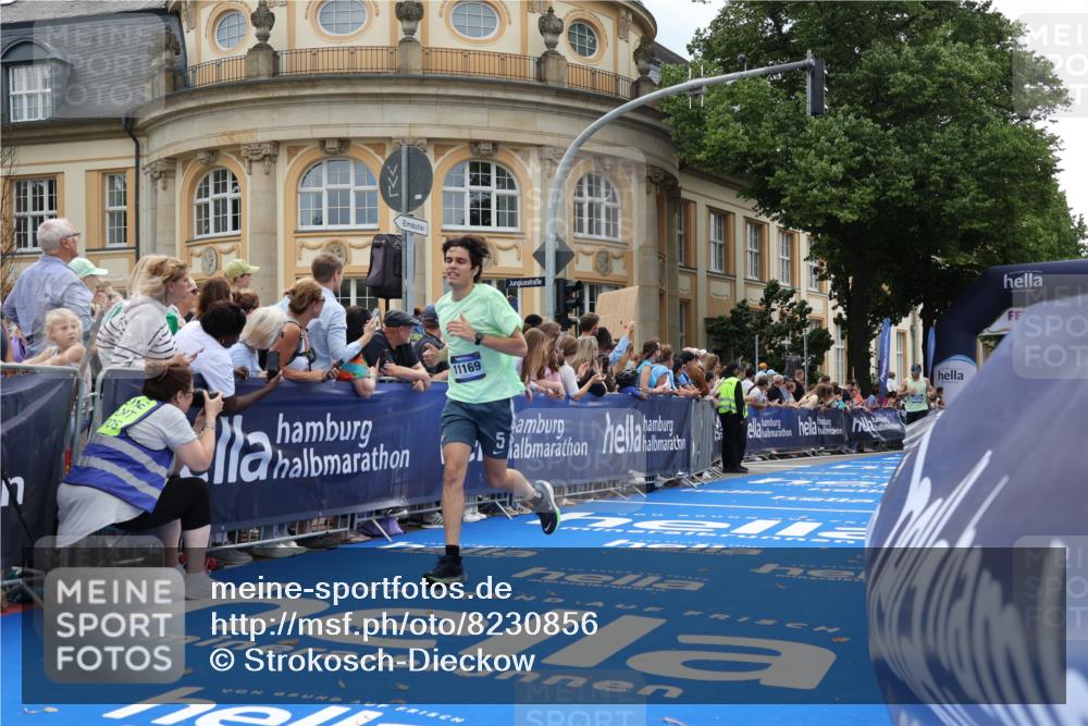 29.06.2025 - hella hamburg halbmarathon Strokosch-Dieckow http://msf.ph/oto/8230856 29.06.2025 10:33:03 Ziel 1910, 6473, 11169, 14276, 17802, 18679 meine-sportfotos.de