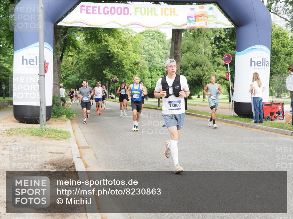 29.06.2025 - hella hamburg halbmarathon MichiJ http://msf.ph/oto/8230863 29.06.2025 10:26:31 Zwischen KM18-KM19 1505, 5923, 12739, 13595, 13900, 15303, 16698 meine-sportfotos.de