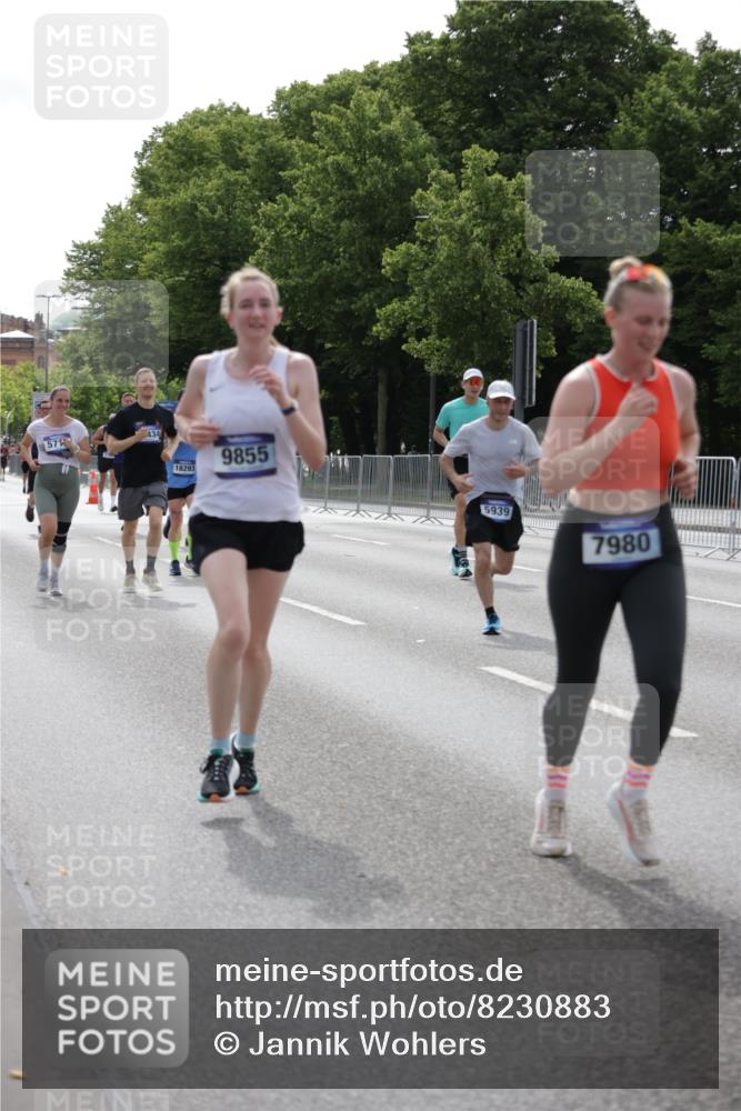 29.06.2025 - hella hamburg halbmarathon Jannik Wohlers http://msf.ph/oto/8230883 29.06.2025 10:28:05 Lombardsbrücke 3445, 5718, 5903, 5939, 6418, 7667, 7980, 8327, 8560, 9642, 9716, 9855, 10434, 13045, 13296, 13400, 16125, 18293, 18604, 19180 meine-sportfotos.de
