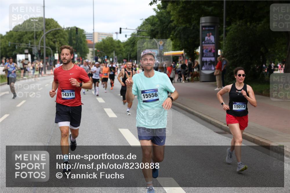29.06.2025 - hella hamburg halbmarathon Yannick Fuchs http://msf.ph/oto/8230888 29.06.2025 10:33:58 20KM 1343, 1445, 1803, 2044, 2525, 2546, 2563, 3282, 3783, 4565, 4759, 6037, 6686, 6687, 7981, 8319, 8925, 9265, 11305, 11619, 12335, 13479, 13514, 13729, 14204, 14272, 14311, 14359, 15013, 15094, 15336, 15556, 15744, 15866, 16656, 16820, 17005, 17215, 17360, 17668, 18149, 18285, 18547, 18734, 18803 meine-sportfotos.de