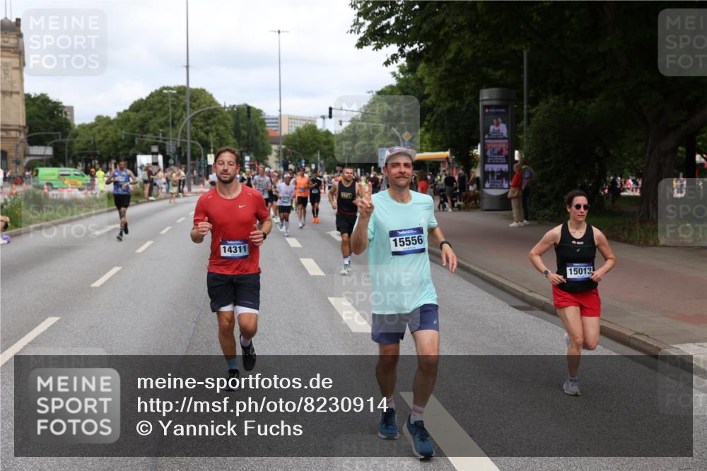 29.06.2025 - hella hamburg halbmarathon Yannick Fuchs http://msf.ph/oto/8230914 29.06.2025 10:33:58 20KM 1343, 1445, 1803, 2044, 2525, 2546, 2563, 3282, 3783, 4565, 4759, 6037, 6686, 6687, 7981, 8319, 8925, 9265, 11305, 11619, 12335, 13479, 13514, 13729, 14204, 14272, 14311, 14359, 15013, 15094, 15336, 15556, 15744, 15866, 16656, 16820, 17005, 17215, 17360, 17668, 18149, 18285, 18547, 18734, 18803 meine-sportfotos.de