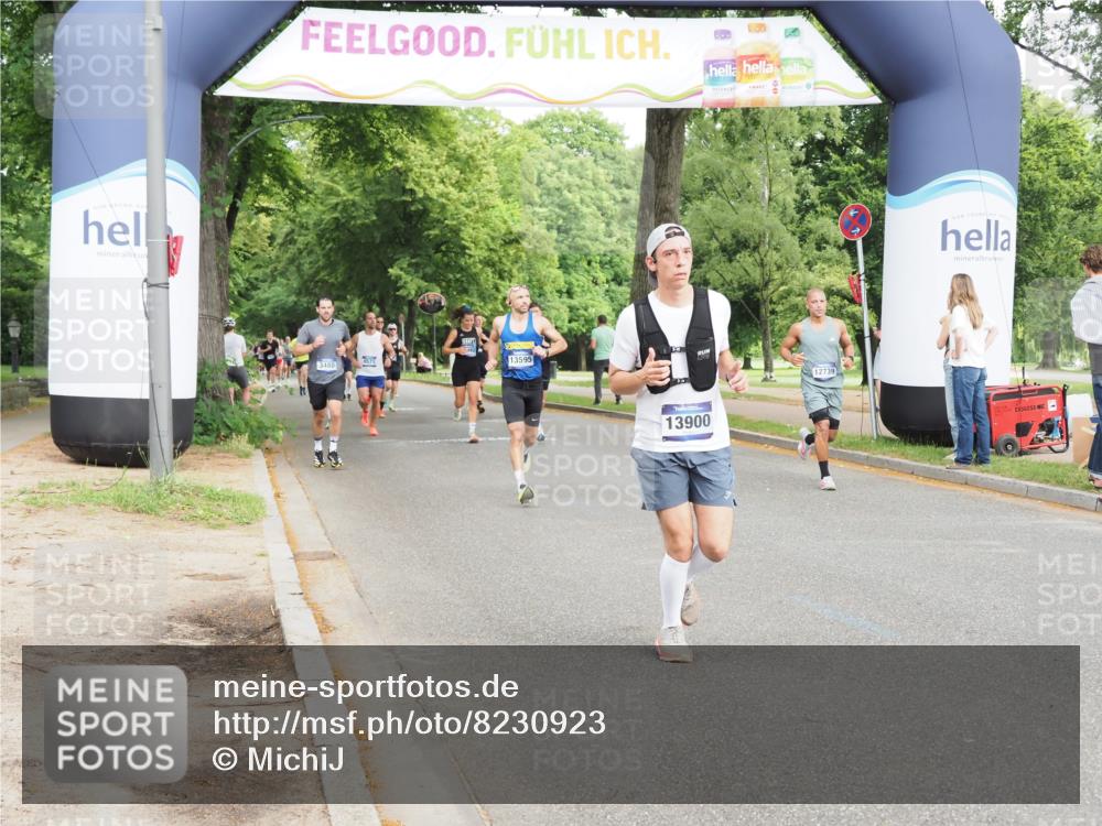 29.06.2025 - hella hamburg halbmarathon MichiJ http://msf.ph/oto/8230923 29.06.2025 10:26:31 Zwischen KM18-KM19 1505, 5923, 12739, 13595, 13900, 15303, 16698 meine-sportfotos.de