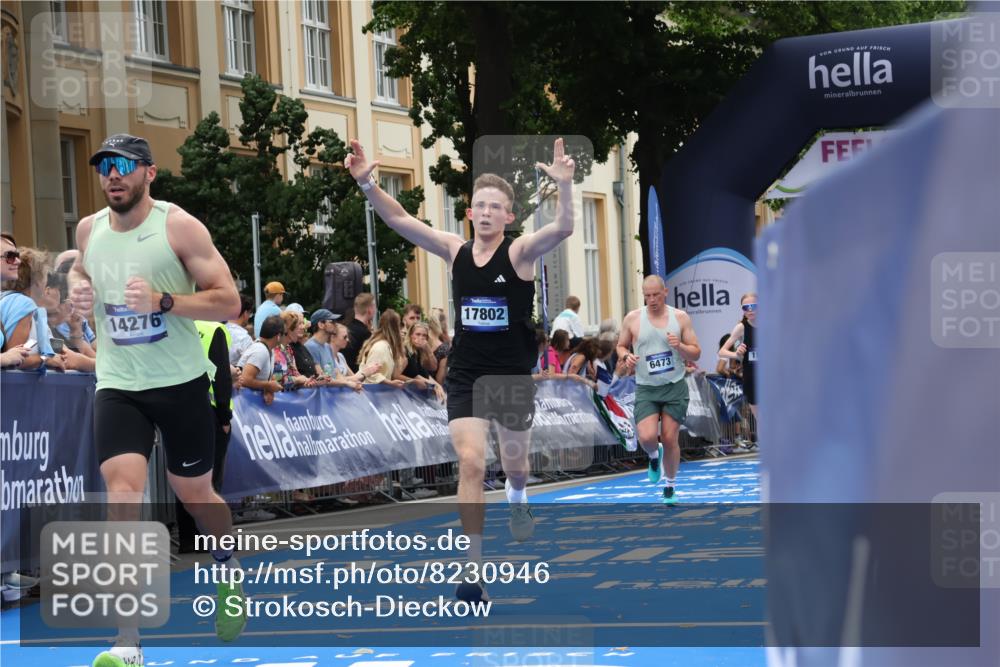 29.06.2025 - hella hamburg halbmarathon Strokosch-Dieckow http://msf.ph/oto/8230946 29.06.2025 10:33:07 Ziel 1910, 6473, 11169, 14167, 14276, 17175, 17802 meine-sportfotos.de