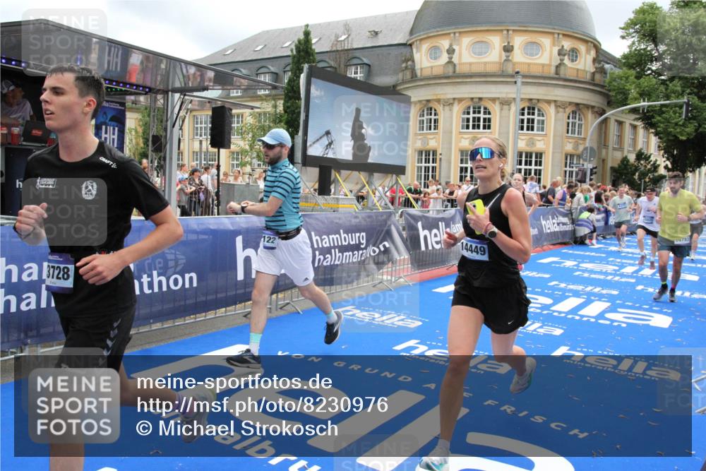29.06.2025 - hella hamburg halbmarathon Michael Strokosch http://msf.ph/oto/8230976 29.06.2025 10:47:05 Ziel 1139, 1460, 1689, 4377, 5472, 6700, 9794, 10122, 13728, 14415, 14449, 14594, 14783, 15825, 16081, 17979 meine-sportfotos.de