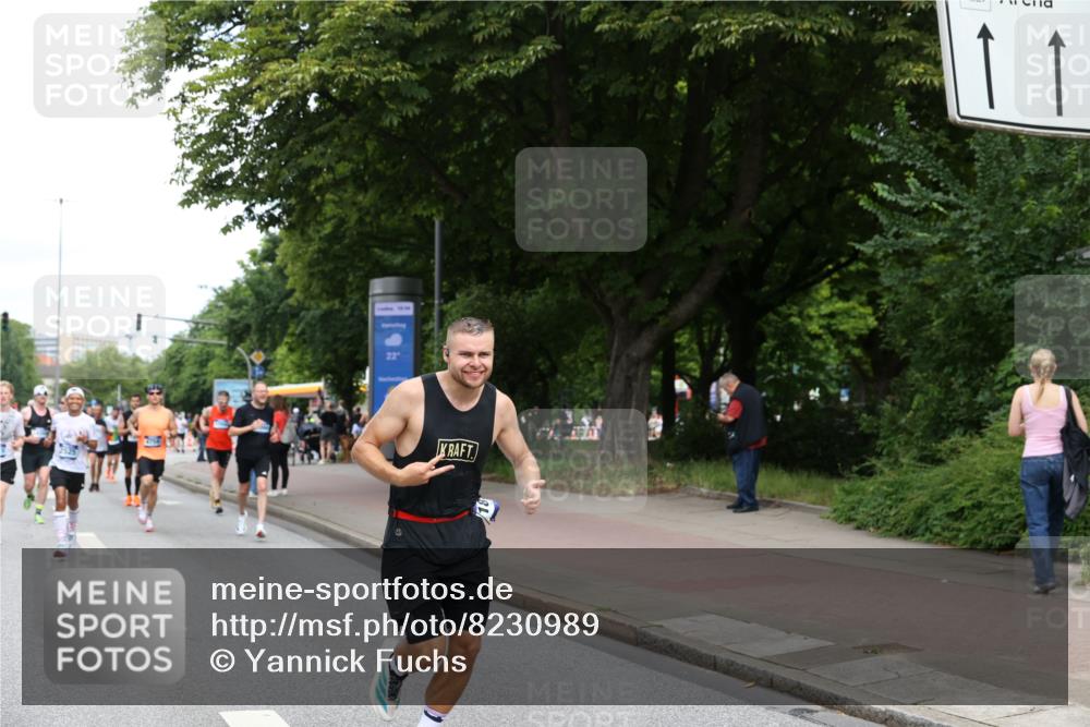29.06.2025 - hella hamburg halbmarathon Yannick Fuchs http://msf.ph/oto/8230989 29.06.2025 10:34:01 20KM 1343, 1803, 2044, 2525, 2546, 2563, 2972, 3282, 3783, 4565, 4759, 5752, 6037, 6686, 6687, 7981, 8319, 8925, 9265, 9540, 11305, 12335, 12372, 13479, 13514, 13729, 14204, 14272, 14311, 14359, 15013, 15094, 15336, 15435, 15556, 15744, 16656, 16820, 17005, 17215, 17360, 17668, 18149, 18285, 18547, 18734, 18803 meine-sportfotos.de