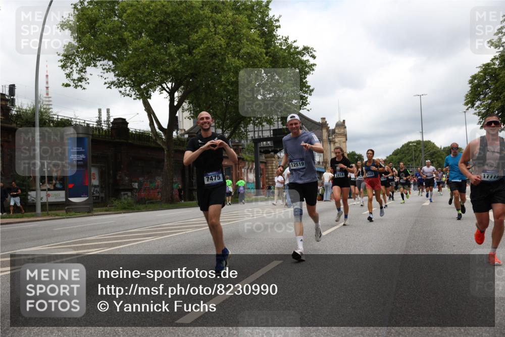 29.06.2025 - hella hamburg halbmarathon Yannick Fuchs http://msf.ph/oto/8230990 29.06.2025 10:46:46 20KM 1098, 1257, 1482, 1657, 1683, 2111, 2208, 2444, 2814, 3258, 3399, 3715, 3952, 3999, 4121, 4587, 4726, 5169, 5194, 5607, 6897, 7178, 7232, 7383, 7475, 8172, 8316, 8587, 8955, 10529, 10811, 11217, 12135, 12482, 12519, 13211, 13301, 14198, 14286, 14791, 14805, 15446, 15980, 16320, 16929, 17130, 17198, 17710, 17773, 18249, 18331, 19208 meine-sportfotos.de