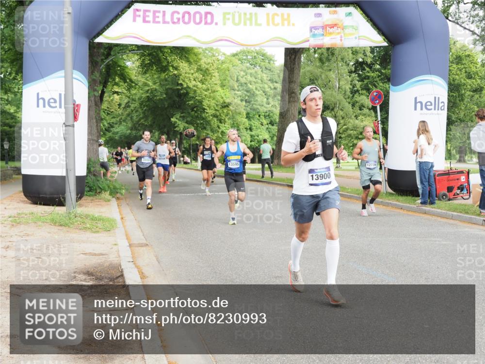 29.06.2025 - hella hamburg halbmarathon MichiJ http://msf.ph/oto/8230993 29.06.2025 10:26:31 Zwischen KM18-KM19 1505, 5923, 12739, 13595, 13900, 15303, 16698 meine-sportfotos.de