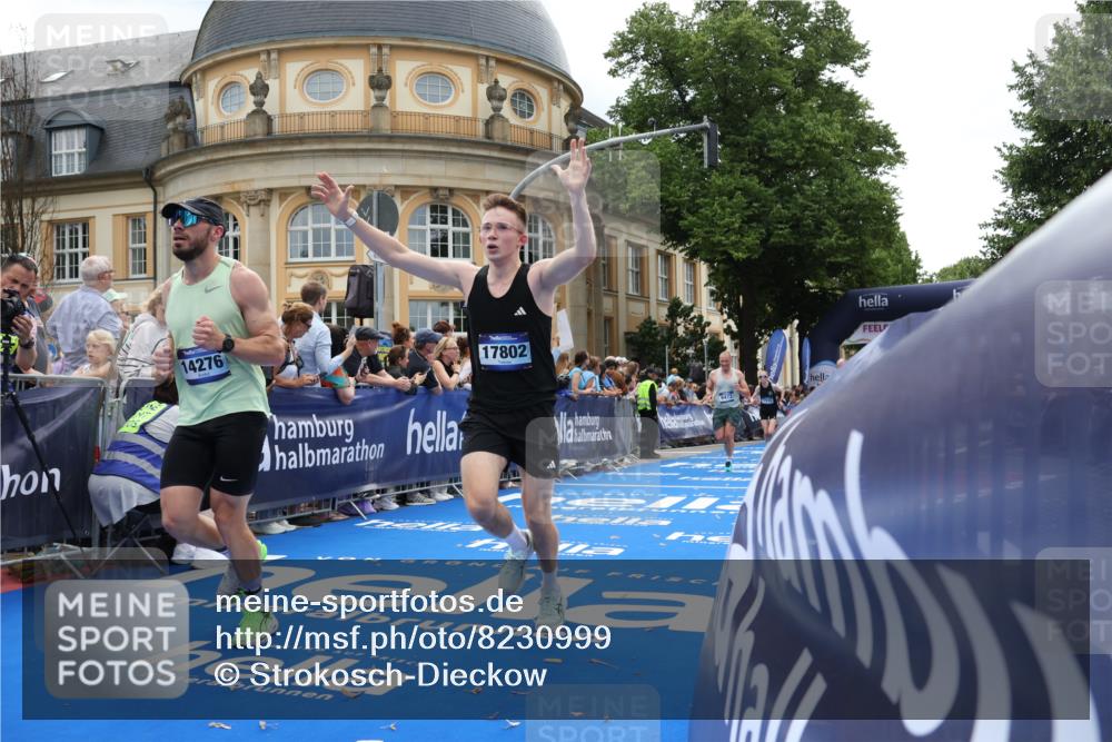 29.06.2025 - hella hamburg halbmarathon Strokosch-Dieckow http://msf.ph/oto/8230999 29.06.2025 10:33:09 Ziel 1910, 6473, 7723, 9047, 14167, 14276, 17175, 17802, 18455 meine-sportfotos.de