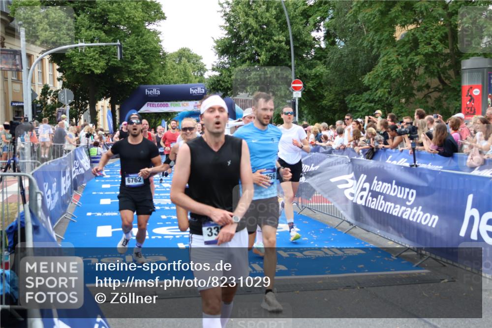 29.06.2025 - hella hamburg halbmarathon Zöllner http://msf.ph/oto/8231029 29.06.2025 10:53:44 Ziel 1502, 2058, 2082, 2518, 2630, 3819, 5399, 6762, 8335, 10549, 10895, 11588, 11589, 11604, 12632, 13865, 14702, 14818, 15061, 15441, 15856, 16092, 17482, 18143, 18514, 18666, 18715 meine-sportfotos.de