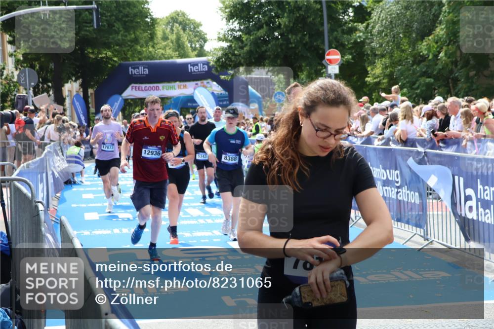 29.06.2025 - hella hamburg halbmarathon Zöllner http://msf.ph/oto/8231065 29.06.2025 11:31:17 Ziel 1534, 2072, 2357, 2744, 3391, 4030, 4096, 4162, 5343, 8388, 9295, 9448, 12936, 13416, 17073, 17591 meine-sportfotos.de