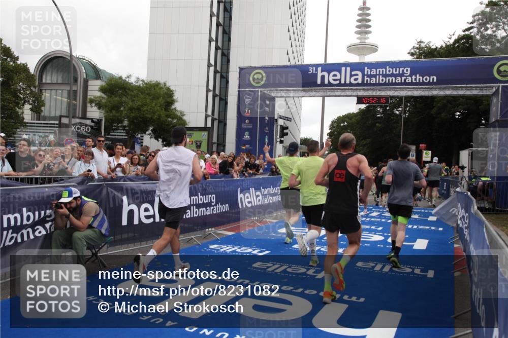 29.06.2025 - hella hamburg halbmarathon Michael Strokosch http://msf.ph/oto/8231082 29.06.2025 10:52:15 Ziel 1482, 2397, 2595, 4837, 5032, 5087, 5093, 5378, 5482, 6897, 7732, 9082, 12135, 12580, 13726, 14248, 14300, 15275, 15829, 16003, 16320, 16591, 16666, 17033, 17130, 18475, 18801 meine-sportfotos.de