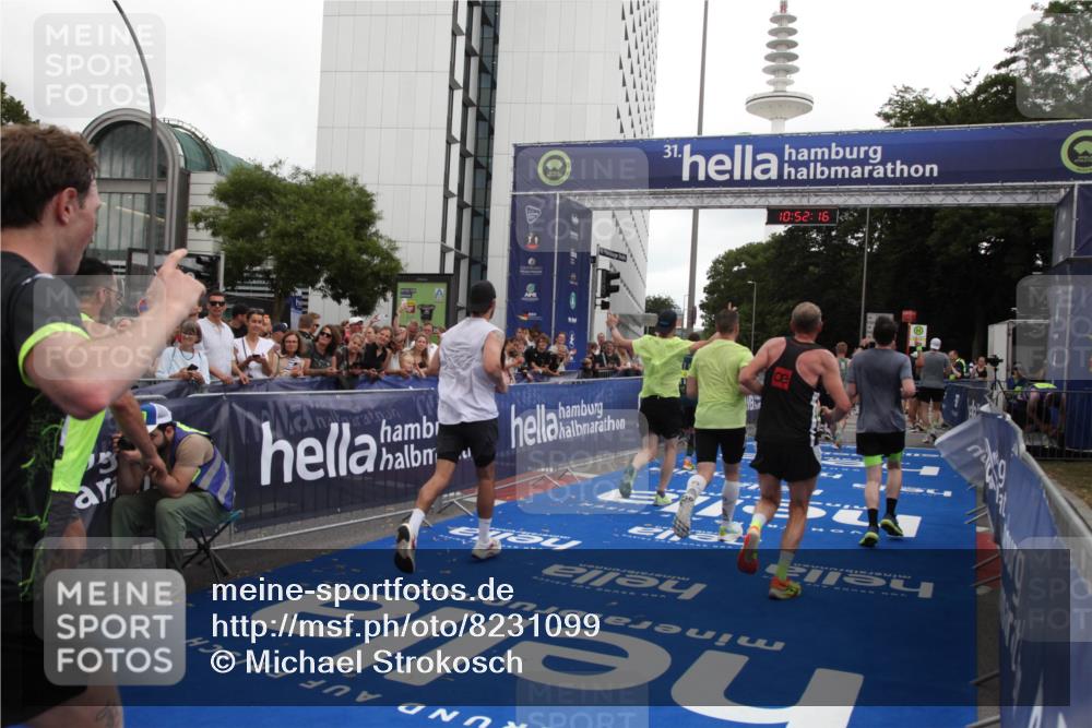 29.06.2025 - hella hamburg halbmarathon Michael Strokosch http://msf.ph/oto/8231099 29.06.2025 10:52:15 Ziel 1482, 2397, 2595, 4837, 5032, 5087, 5093, 5378, 5482, 6897, 7732, 9082, 12135, 12580, 13726, 14248, 14300, 15275, 15829, 16003, 16320, 16591, 16666, 17033, 17130, 18475, 18801 meine-sportfotos.de