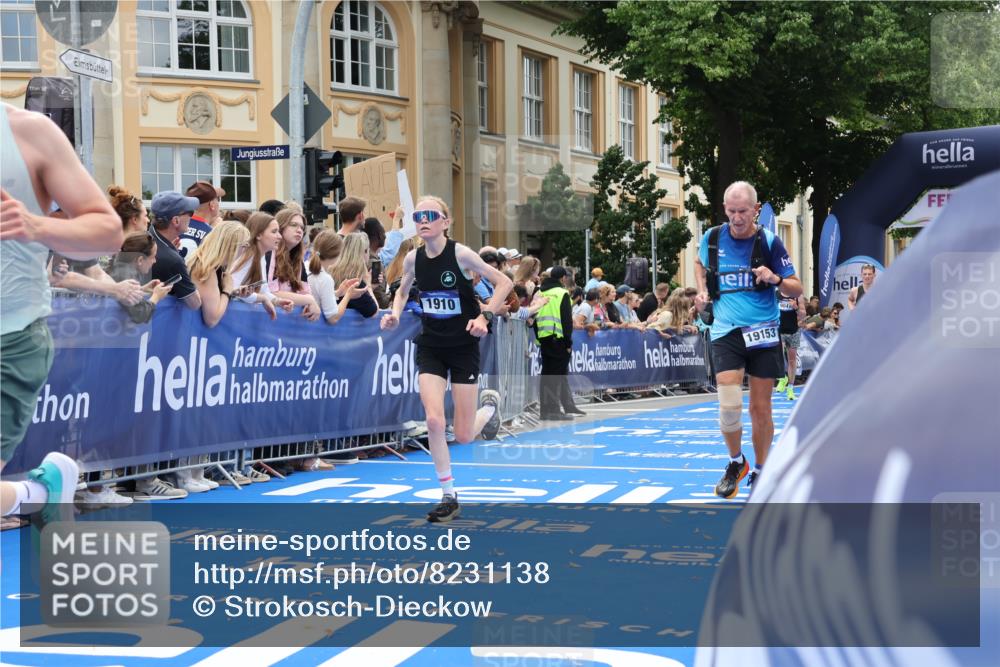 29.06.2025 - hella hamburg halbmarathon Strokosch-Dieckow http://msf.ph/oto/8231138 29.06.2025 10:33:11 Ziel 1910, 1959, 4679, 6473, 7723, 9047, 14167, 14276, 16881, 17175, 17802, 18455 meine-sportfotos.de