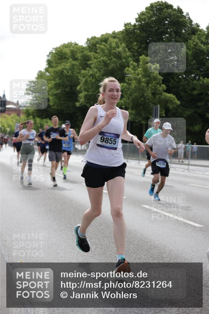29.06.2025 - hella hamburg halbmarathon Jannik Wohlers http://msf.ph/oto/8231264 29.06.2025 10:28:06 Lombardsbrücke 5718, 5903, 5939, 6418, 7667, 7980, 8327, 8560, 9642, 9716, 9855, 10434, 13045, 13296, 13400, 16125, 18293, 18604, 19180 meine-sportfotos.de