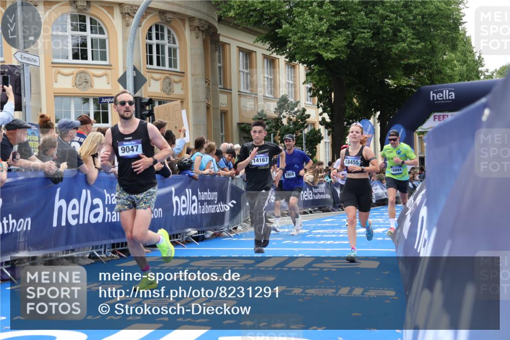 29.06.2025 - hella hamburg halbmarathon Strokosch-Dieckow http://msf.ph/oto/8231291 29.06.2025 10:33:17 Ziel 1959, 4679, 7723, 9047, 14167, 16881, 17056, 17175, 17489, 18455 meine-sportfotos.de