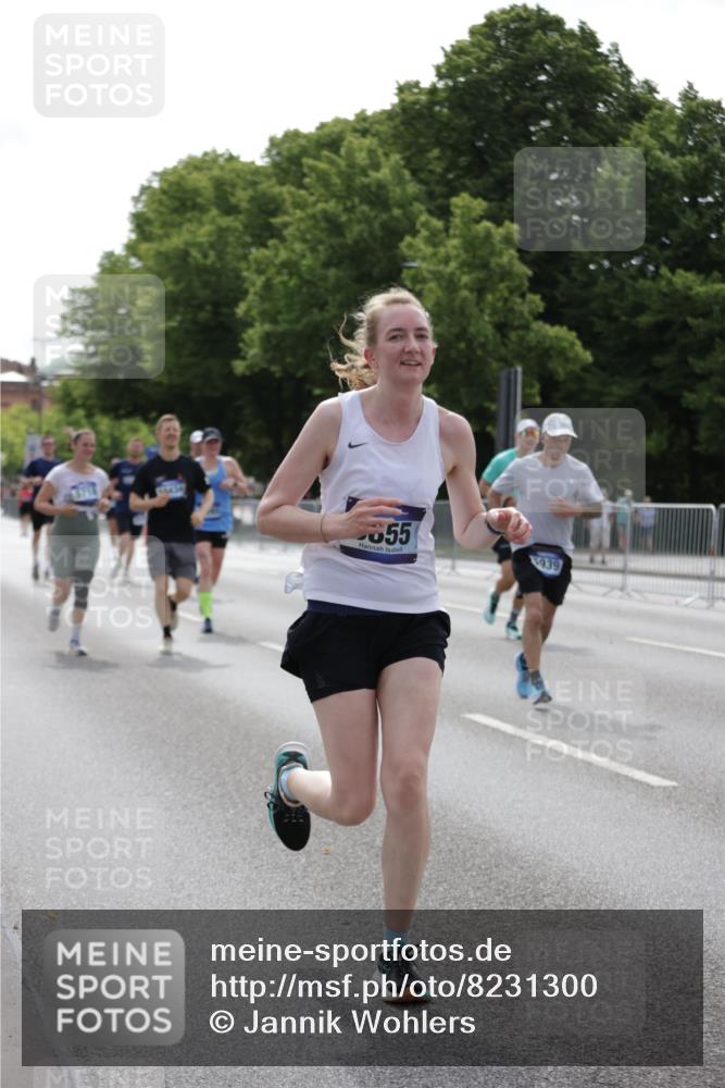 29.06.2025 - hella hamburg halbmarathon Jannik Wohlers http://msf.ph/oto/8231300 29.06.2025 10:28:06 Lombardsbrücke 5718, 5903, 5939, 6418, 7667, 7980, 8327, 8560, 9642, 9716, 9855, 10434, 13045, 13296, 13400, 16125, 18293, 18604, 19180 meine-sportfotos.de