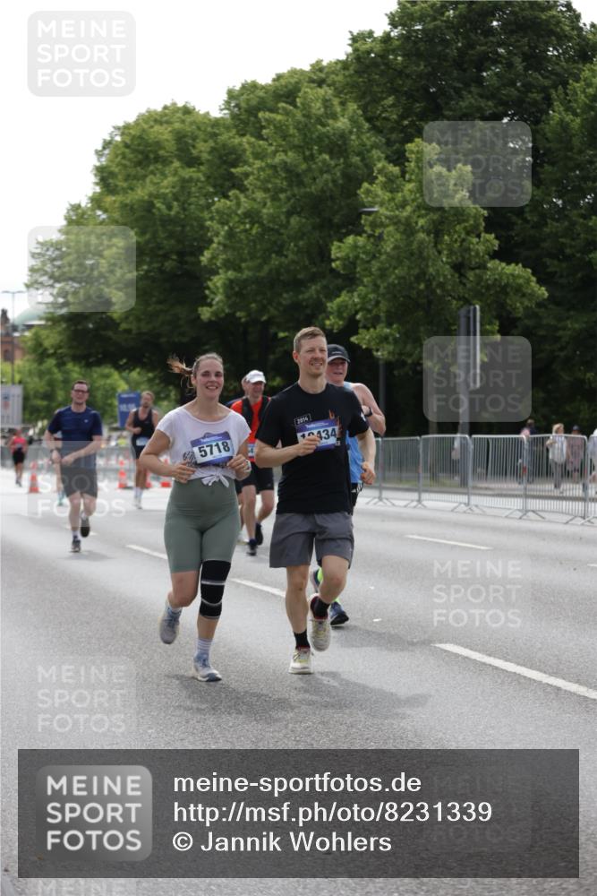 29.06.2025 - hella hamburg halbmarathon Jannik Wohlers http://msf.ph/oto/8231339 29.06.2025 10:28:08 Lombardsbrücke 5718, 5903, 5939, 6102, 6418, 7667, 7980, 8327, 8560, 9642, 9716, 9855, 10434, 13400, 16125, 18293, 18604, 19180 meine-sportfotos.de