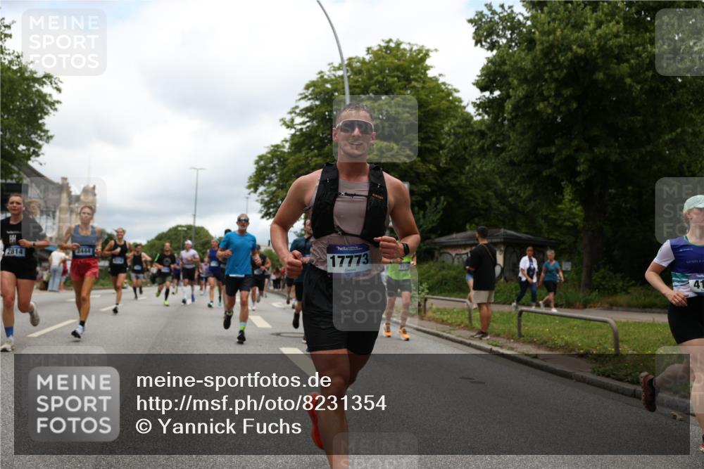 29.06.2025 - hella hamburg halbmarathon Yannick Fuchs http://msf.ph/oto/8231354 29.06.2025 10:46:47 20KM 1098, 1257, 1482, 1657, 1683, 2111, 2208, 2444, 2814, 3258, 3399, 3715, 3952, 3999, 4121, 4587, 4726, 5169, 5194, 5607, 5907, 6897, 7178, 7232, 7383, 7475, 8172, 8316, 8587, 8955, 10529, 10811, 11217, 12135, 12482, 12519, 13211, 13301, 14198, 14286, 14791, 14805, 15446, 15980, 16320, 16467, 16929, 17130, 17198, 17710, 17773, 18249, 18331, 19208 meine-sportfotos.de