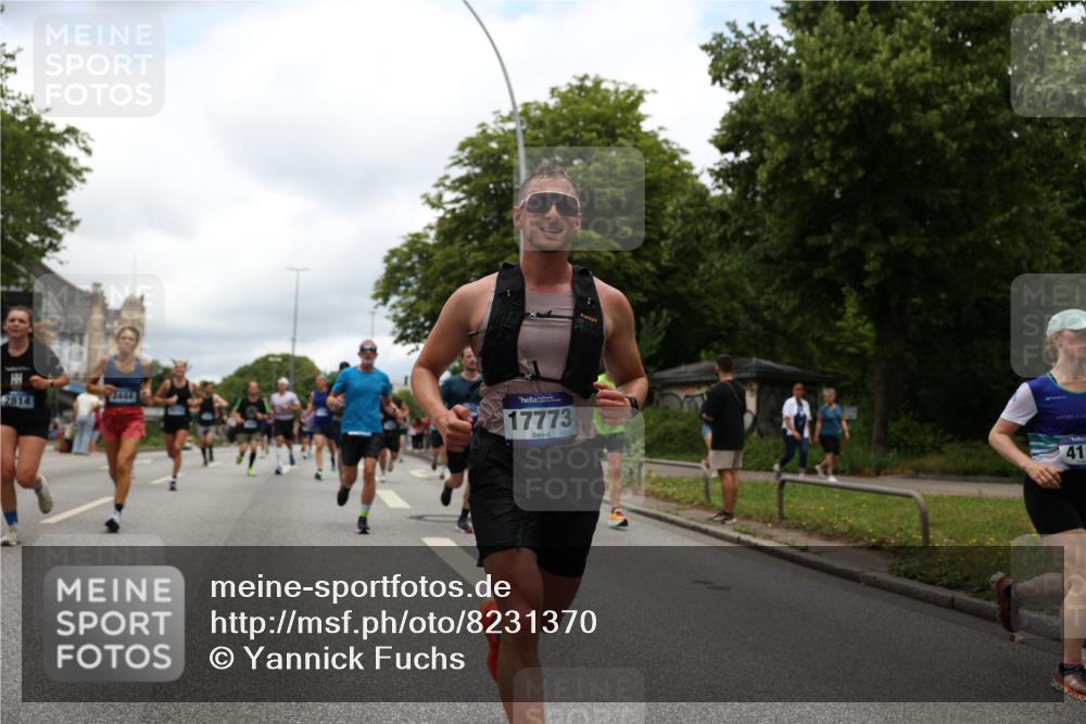 29.06.2025 - hella hamburg halbmarathon Yannick Fuchs http://msf.ph/oto/8231370 29.06.2025 10:46:47 20KM 1098, 1257, 1482, 1657, 1683, 2111, 2208, 2444, 2814, 3258, 3399, 3715, 3952, 3999, 4121, 4587, 4726, 5169, 5194, 5607, 5907, 6897, 7178, 7232, 7383, 7475, 8172, 8316, 8587, 8955, 10529, 10811, 11217, 12135, 12482, 12519, 13211, 13301, 14198, 14286, 14791, 14805, 15446, 15980, 16320, 16467, 16929, 17130, 17198, 17710, 17773, 18249, 18331, 19208 meine-sportfotos.de