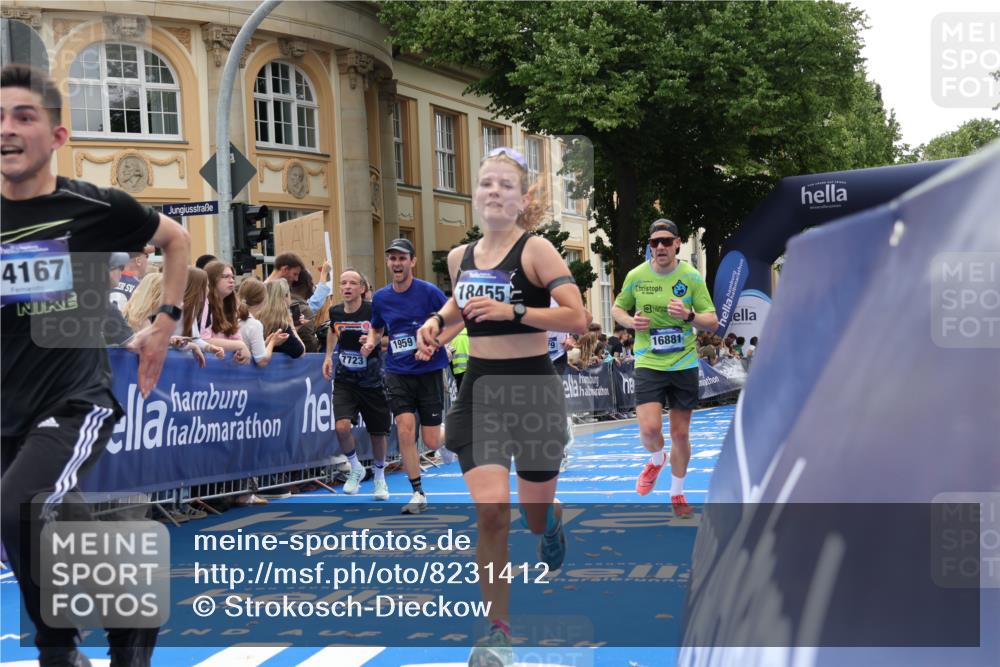29.06.2025 - hella hamburg halbmarathon Strokosch-Dieckow http://msf.ph/oto/8231412 29.06.2025 10:33:18 Ziel 1959, 4679, 7723, 8956, 9047, 14167, 16881, 17056, 17175, 17489, 18455 meine-sportfotos.de